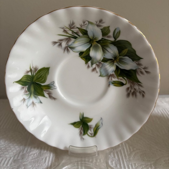 Royal Albert Trillium Cup & Saucer - Picture 2 of 4